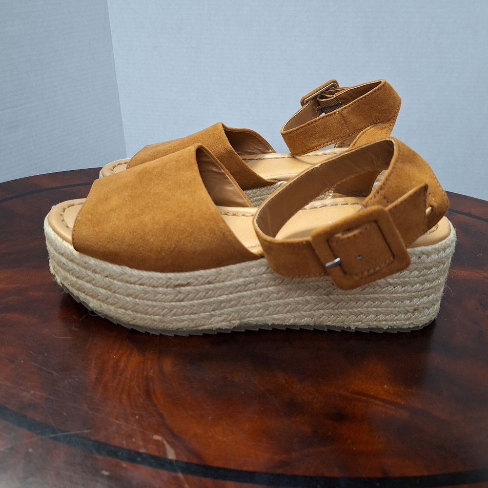 American Eagle Tan Faux Suede Open Toe Buckle Strap Platform Espadrilles Sandals - Picture 3 of 16